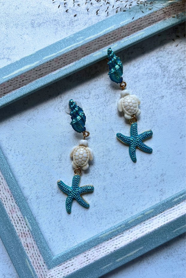 Sea Breeze Turtle and Starfish Earrings I Mev'Art Collection