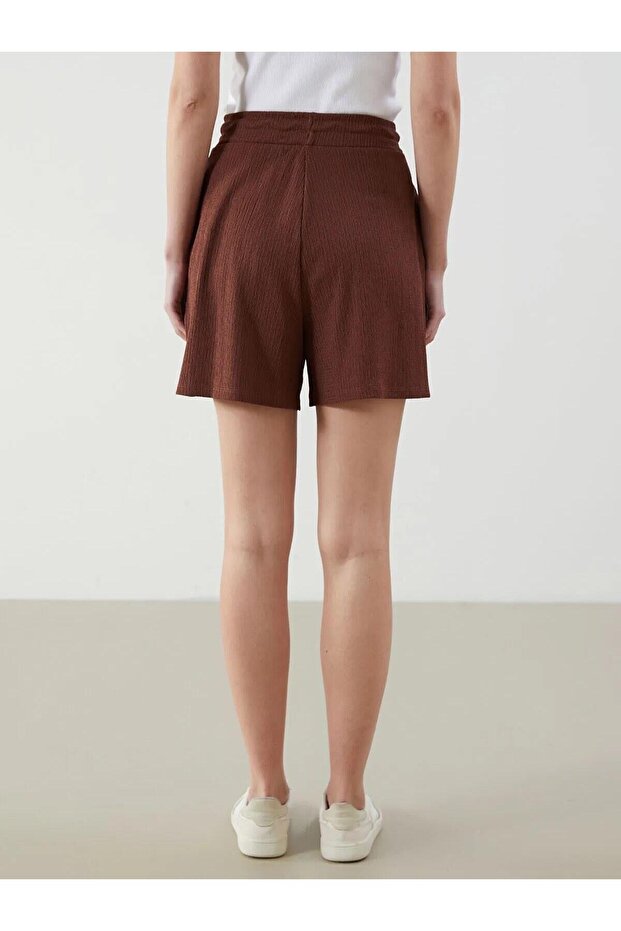 LCWAIKIKI Classic Beli Lastikli Dokulu Kadın Şort - 4