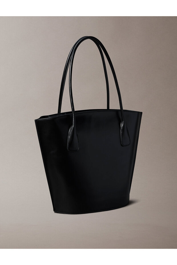 Monogram Logo Hardware Tote Bag - 3