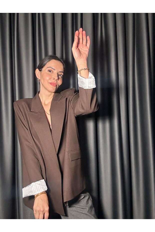 Kolu Katlamalı Blazer Ceket