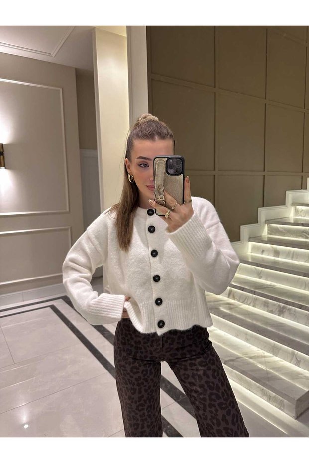 Women's White Button Detailed Knitwear Cardigan