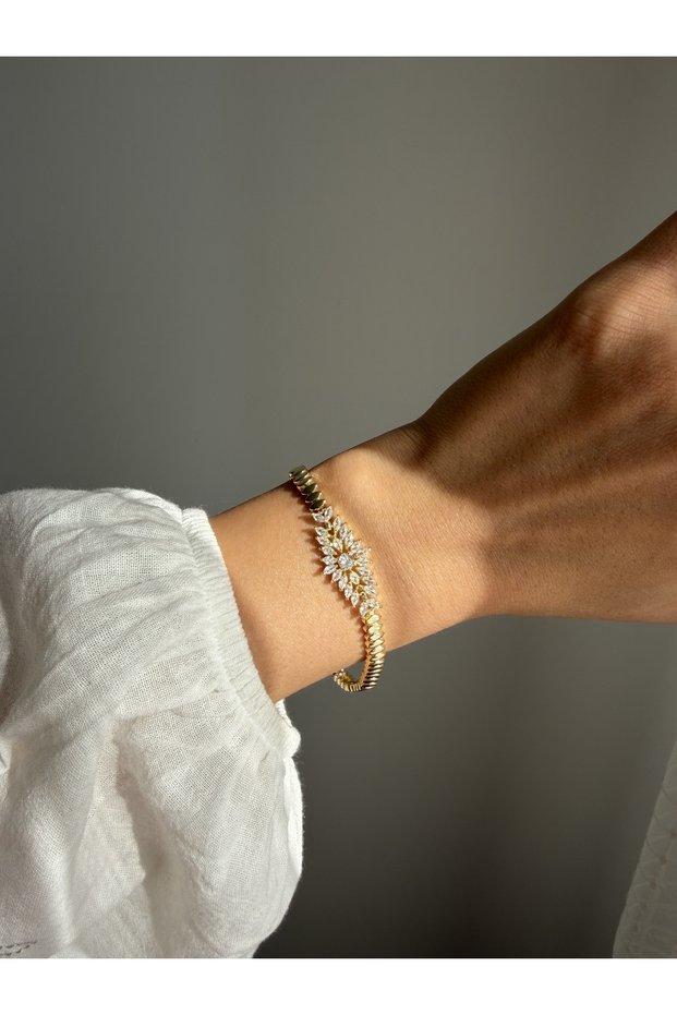 Zircon Stone Shuttle Cut Premium Series Non-Tarnish Bracelet