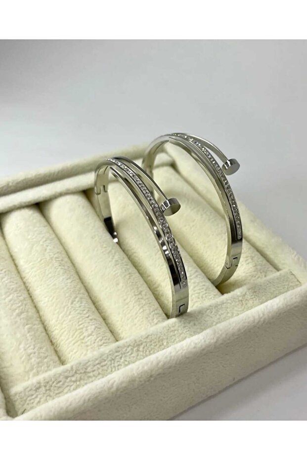 The Most Stylish Top Quality Steel Clamp That Reflects Your Style