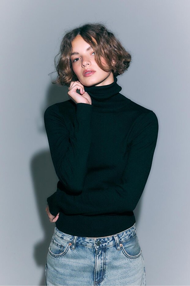 سترة محبوكة أساسية برقبة عالية - 1