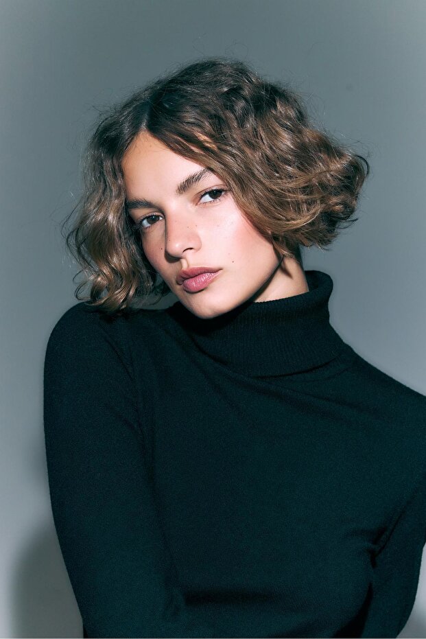 سترة محبوكة أساسية برقبة عالية - 4