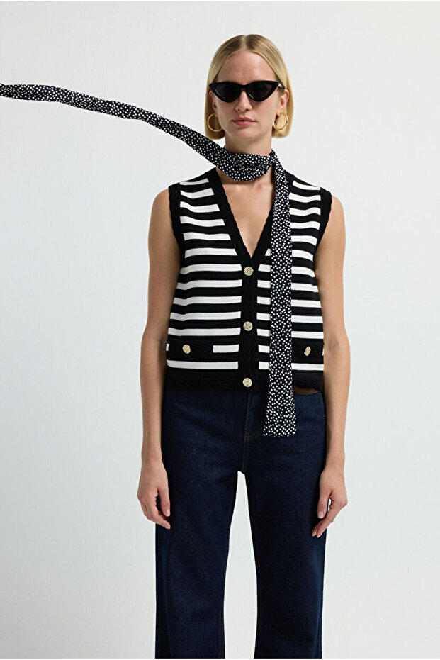 Düğmeli Triko Yelek - 4