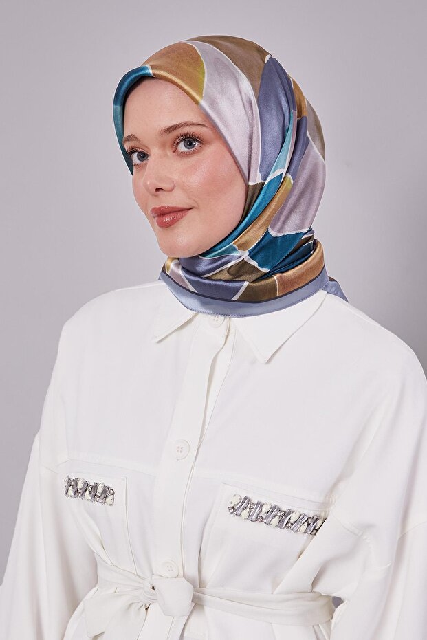 وشاح كريستالي بنمط هندسي أزرق - 2