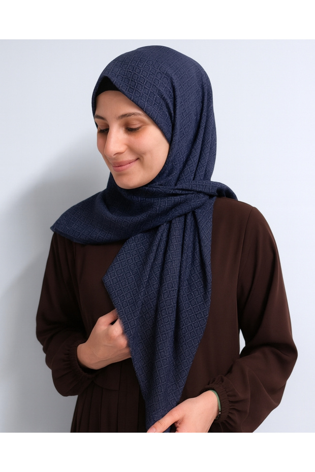 وشاح دينيم منقوش – 95×95 سم، غير قابل للانزلاق، مناسب للاستخدام في جميع الفصول، أزرق داكن