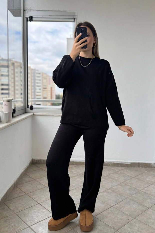 Crew Neck Relaxed Fit Black Knitwear Set