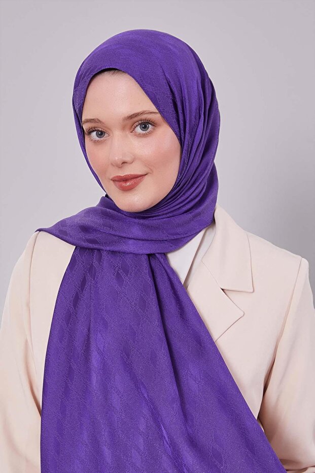 شال جاكار بنمط محبوك باللون الأرجواني الداكن