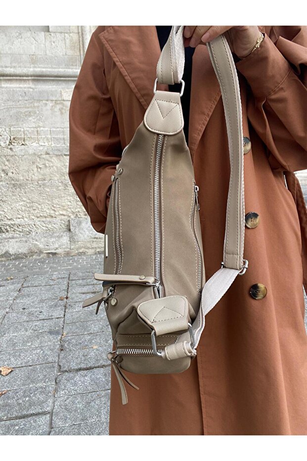 Crossbody and Shoulder Bag with 8 Compartments, Lined, Long Strap, Suitable for Daily Use - 5