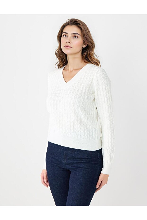 Ekru V Yaka Saç Örgü Desenli Triko Kazak - 3