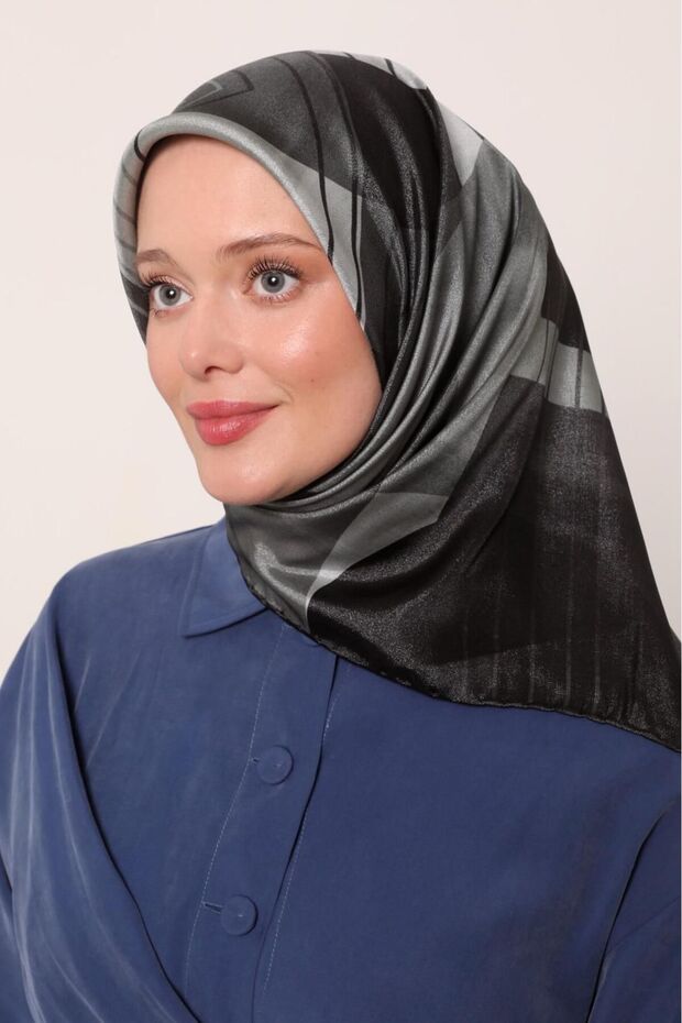Striped Geometric Classic Pattern Sparkling Crystal Scarf