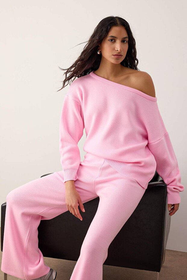 Pembe Kayık Yaka Kazak-Pantolon Triko Alt - Üst Takım TWOAW26AU00043 - 1