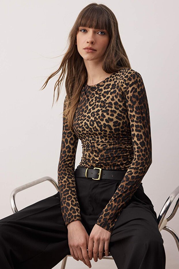 Kahverengi Leopar Baskılı Alttan Çıtçtılı Esnek Örme Body TWOAW26BD00016 - 1