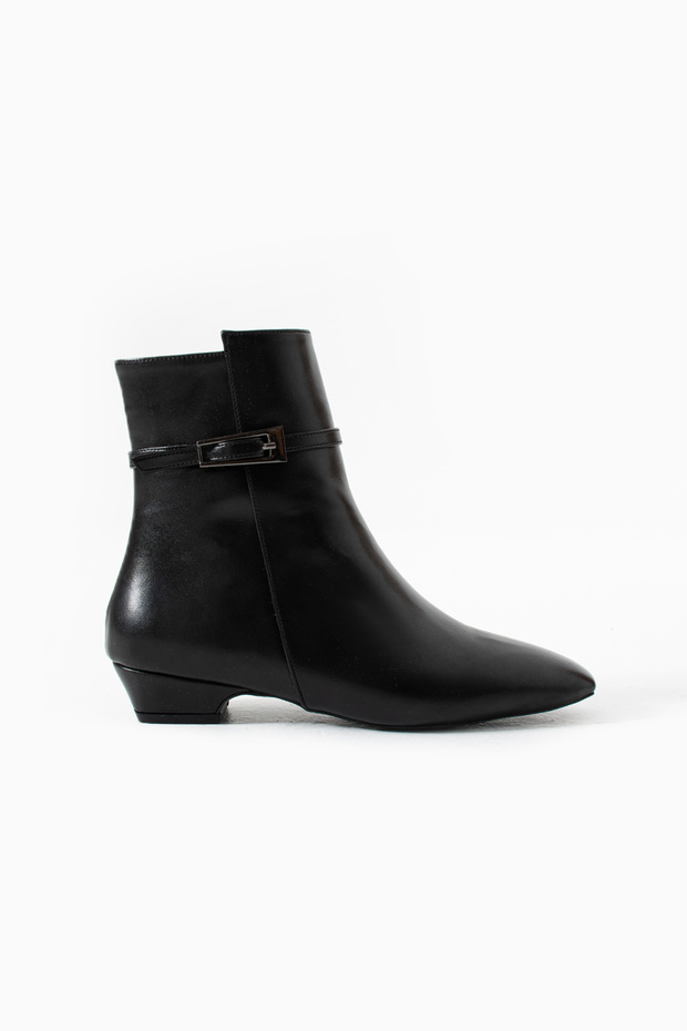 Oscar Women's Buckle Detailed Short Heeled Boots Black