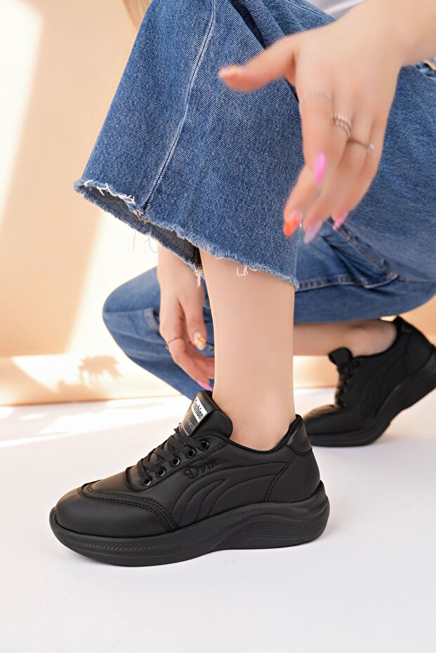 Soft Laced Stitching Detailed Orthopedic Sole Super Soft Leather Shoes