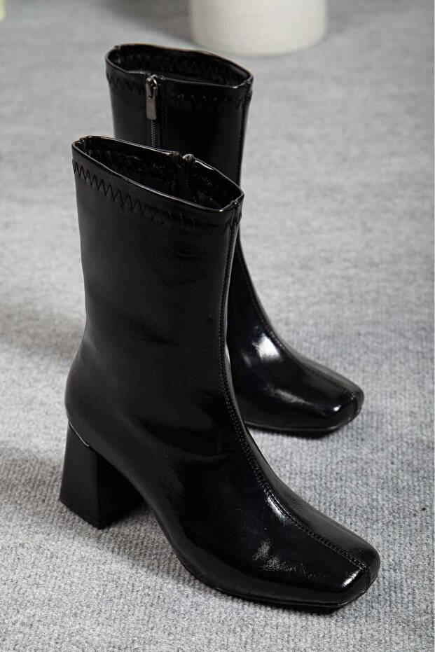 Siyah Rugan Küt Burun Topuklu Ayakkabı - 1