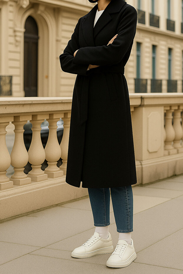 Fekete bélyegzett női kabát - térdig érő, zsebekkel és hasítékkal - 7