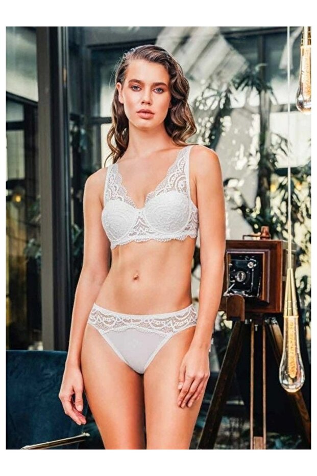 884 Underwire Supported Bra Set