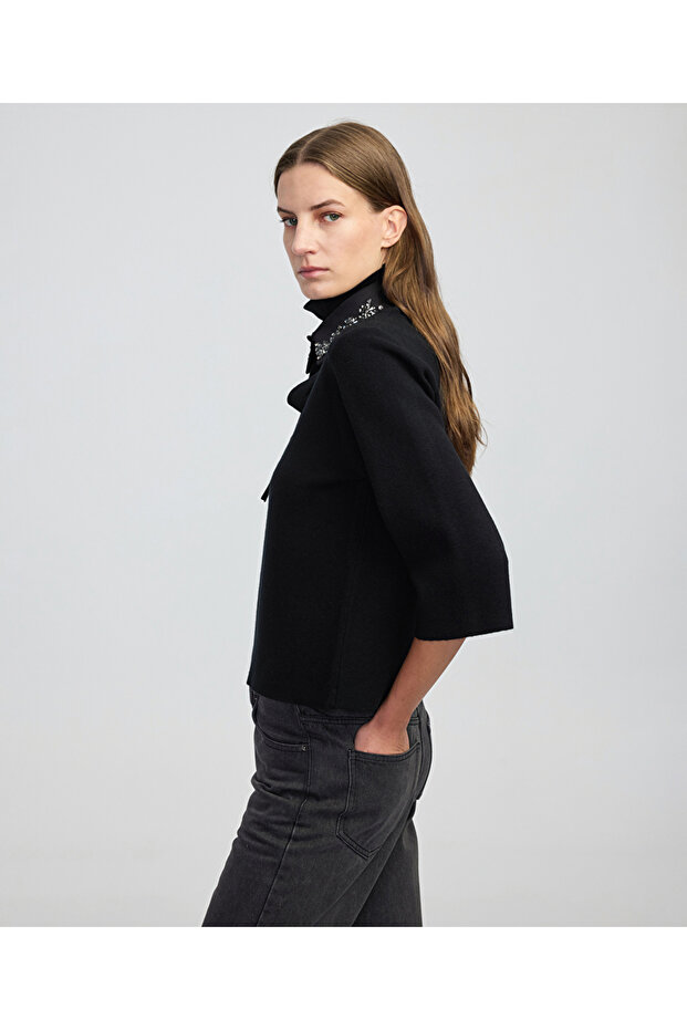 Çıkarılabilir yakalı triko - 6