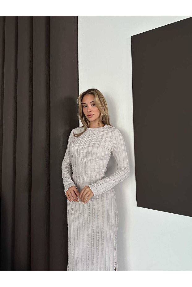 Yırtmaç Detaylı Fırfırlı Bej Elbise - 6