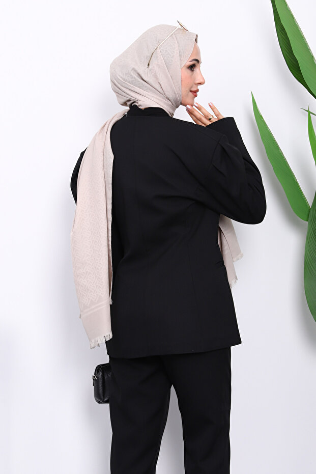 سترة سوداء بأزرار مكونة من حشوة كتف قطع - 4