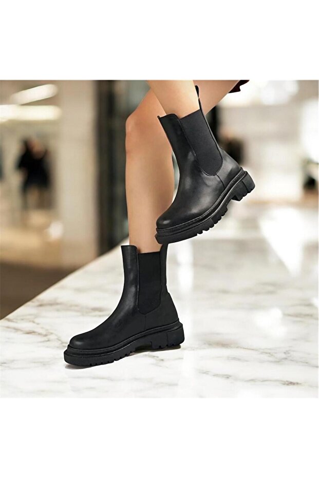 kadın kolej lastikli bot - 2
