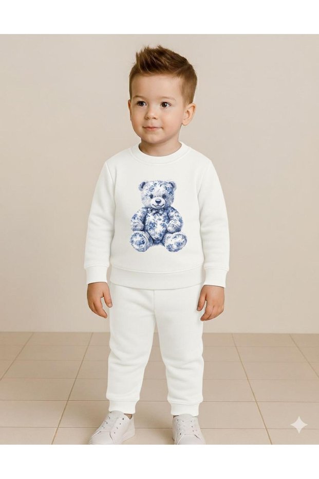 Krstal Ayi Printed Sweatshirt Is Both Warm and Stylish in Winter Days, Thanks to Its Soft Texture and Warm Fabric.