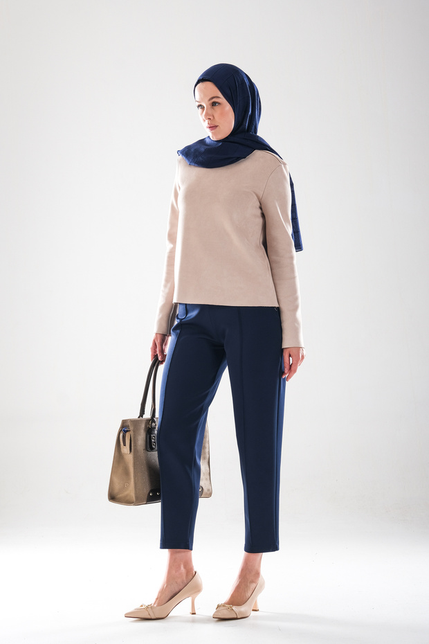2293_Women's Scuba Fabric High Waist Ribbed Detail Carrot Pants - Stylish Pants with Hidden Zipper