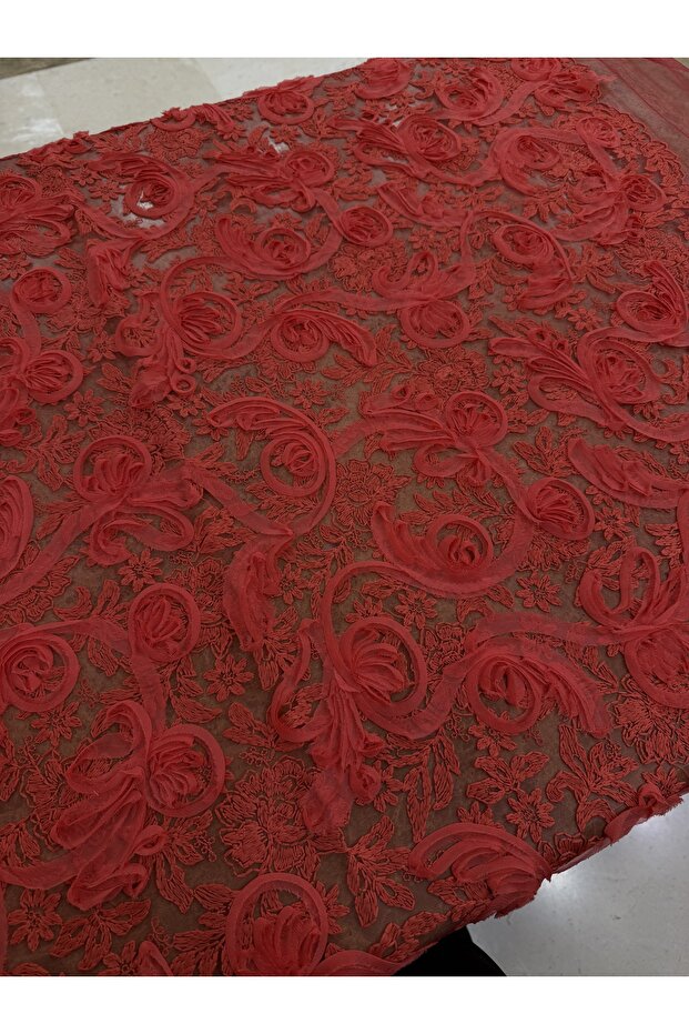 Red 3D Floral Pattern Lace Fabric with Laces and Stylish Design 135cm Width a Piped K for Dressmaking - 1