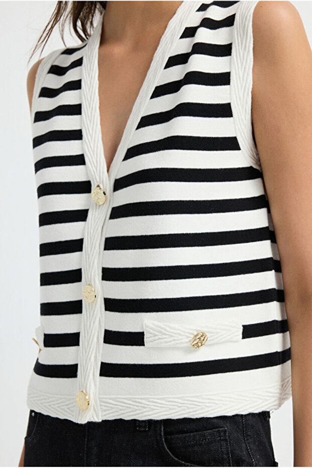 Düğmeli Triko Yelek - 3