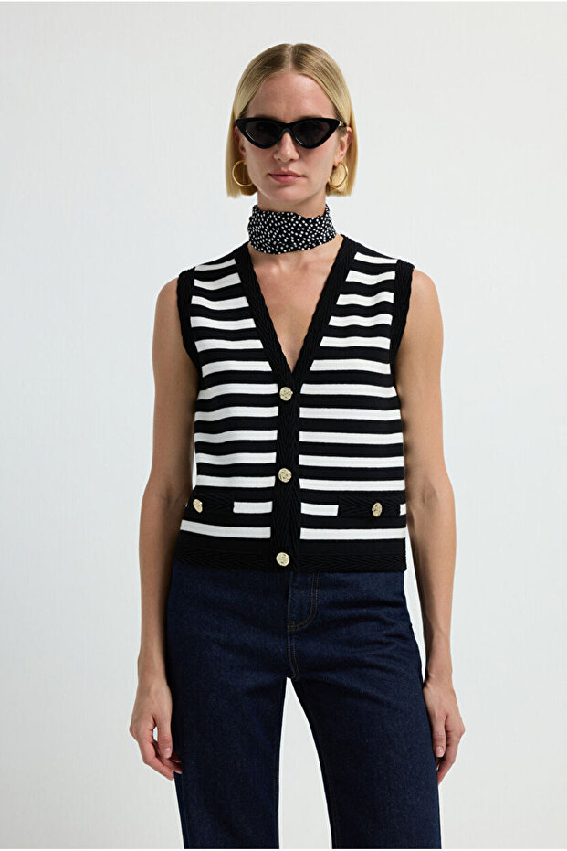 Düğmeli Triko Yelek - 1