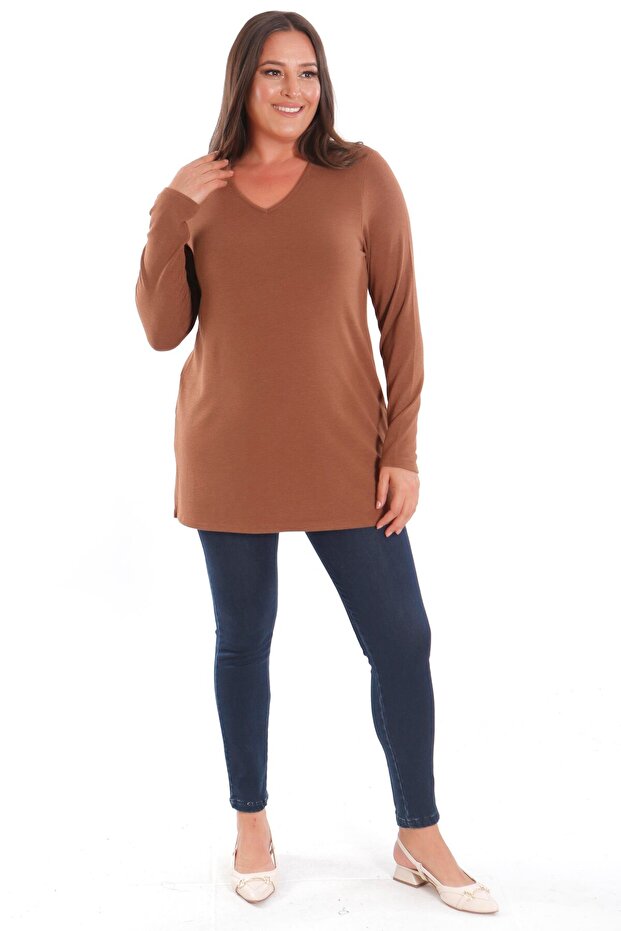 بلوزة تريند42بلس كبيرة الحجم بياقة على شكل حرف V شق بلوزة بنية أساسية - 4