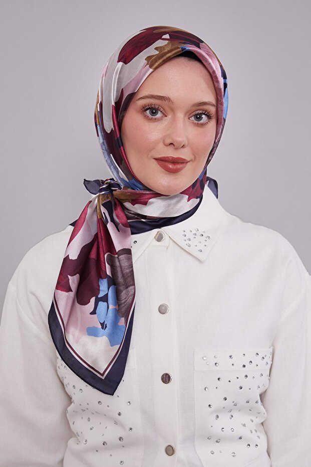 وشاح كريستالي بنمط الورد باللون الأزرق الداكن - 3