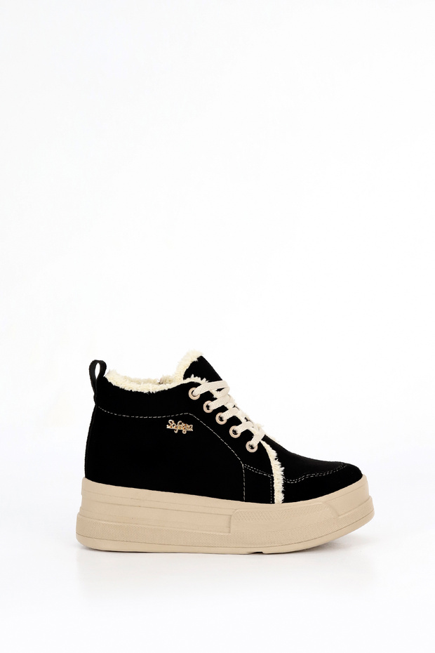 Mdl 606 Fur Lined Lace-Up Ankle Boots