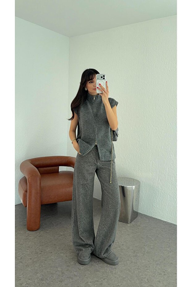 Leopard Patterned Gray Jeans - 1