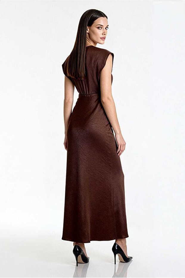 V Yaka Göğüs Dekolteli Maxi Elbise - 2