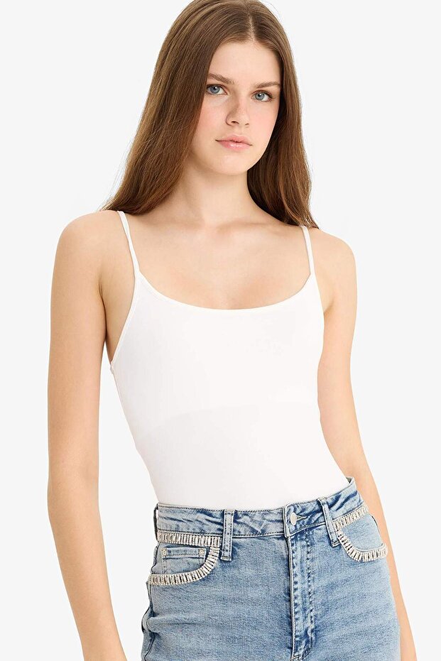 بدلة ضيقة بسيطة ذات أشرطة رفيعة ومشبك F9522AX25AU - 1