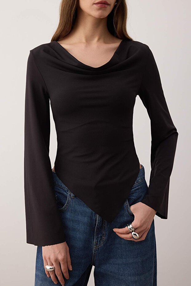 Siyah Degaje Yaka Asimetrik Fitted/Vücuda Oturan Örme Bluz TWOAW26BZ00283 - 4