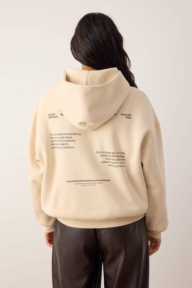 Taş Kalın İçi Polarlı Kapüşonlu Slogan Baskılı Boxy Fit Örme Sweatshirt TWOAW26SW00217 - 4