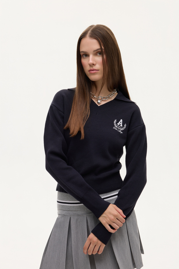 Nakış İşlemeli V Yaka Triko - 5