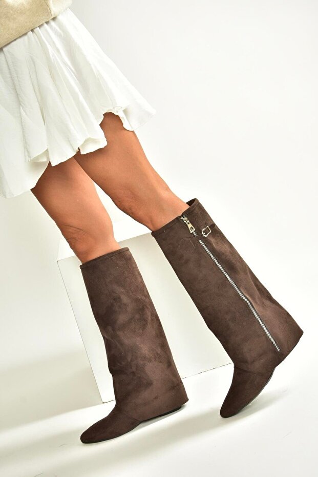 V380526402 Brown Suede Flat Sole Zipper Detailed Women's Boots