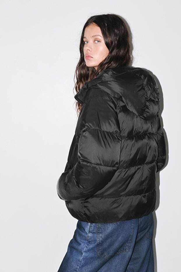 Kapüşonlu şişme mont - 3