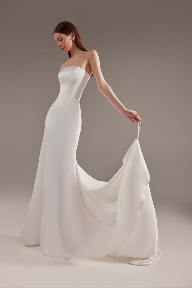Strapless Satin Crepe Gloves Fish Model White Engagement Dress Promise Dress Wedding Dress Wedding Gown