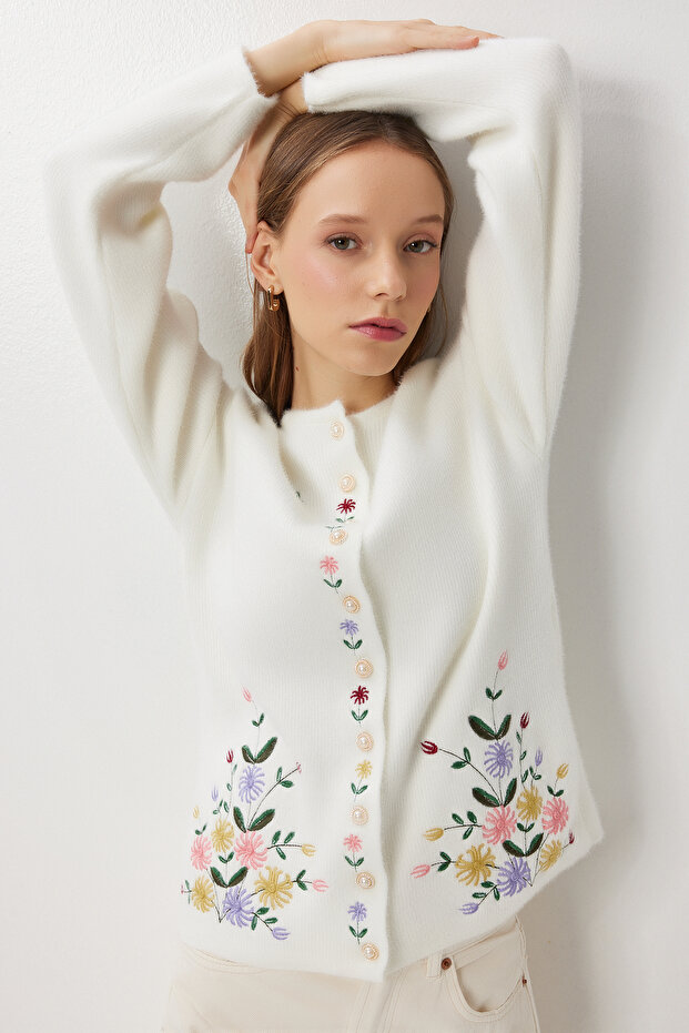 Embroidered Buttoned Knit Cardigan Li̇y0010 Ecru