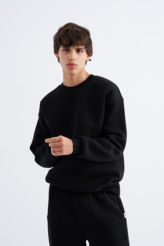 Erkek Basic Bisiklet Yaka Oversize Siyah Sweatshirt - 1