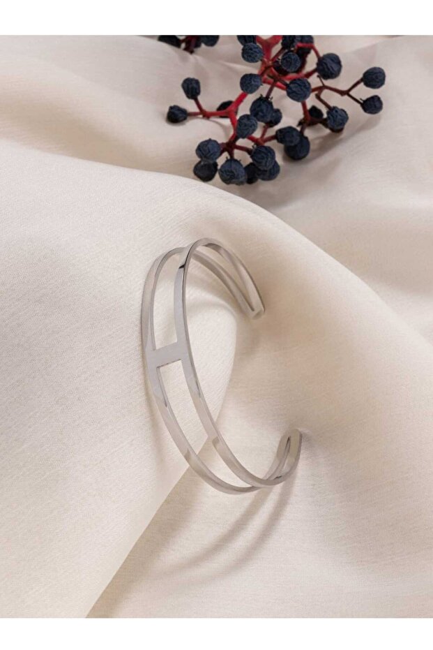 The Most Stylish Top Quality Steel Clamp That Reflects Your Style