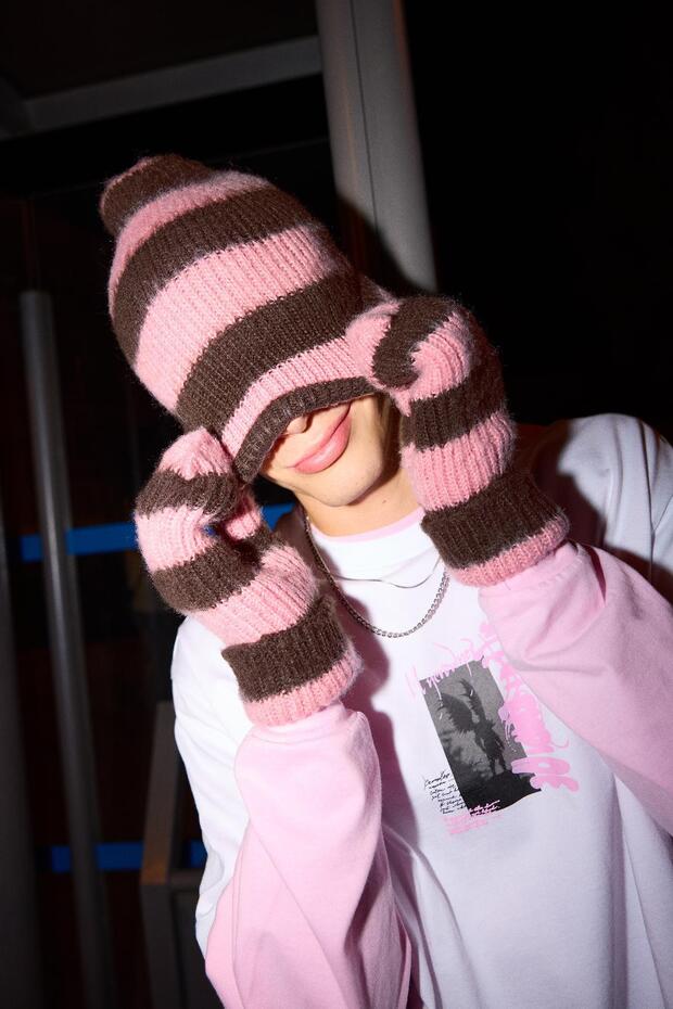 Çizgili eldiven - 1