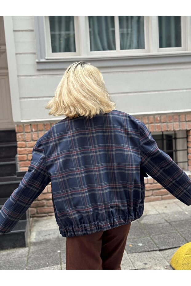 تصميم سترة بروكلين بومبر منقوشة متعددة الألوان - 8